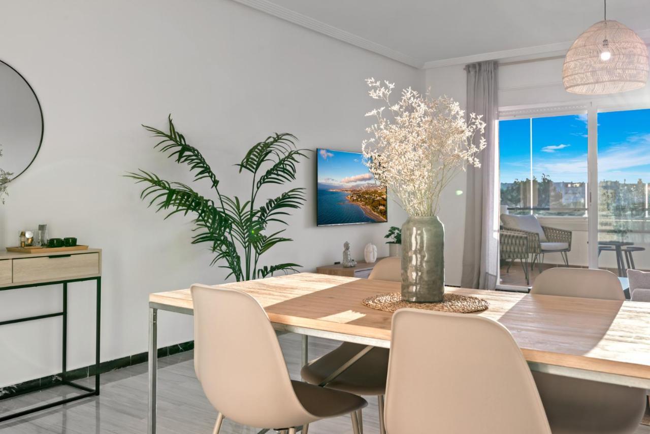 Modern Apartment - 2 Bedrooms, Beachside - Puerto Banus 马尔韦利亚 外观 照片