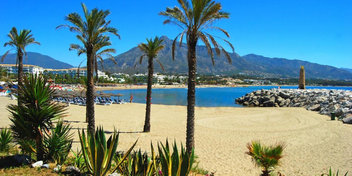 Modern Apartment - 2 Bedrooms, Beachside - Puerto Banus 马尔韦利亚 外观 照片